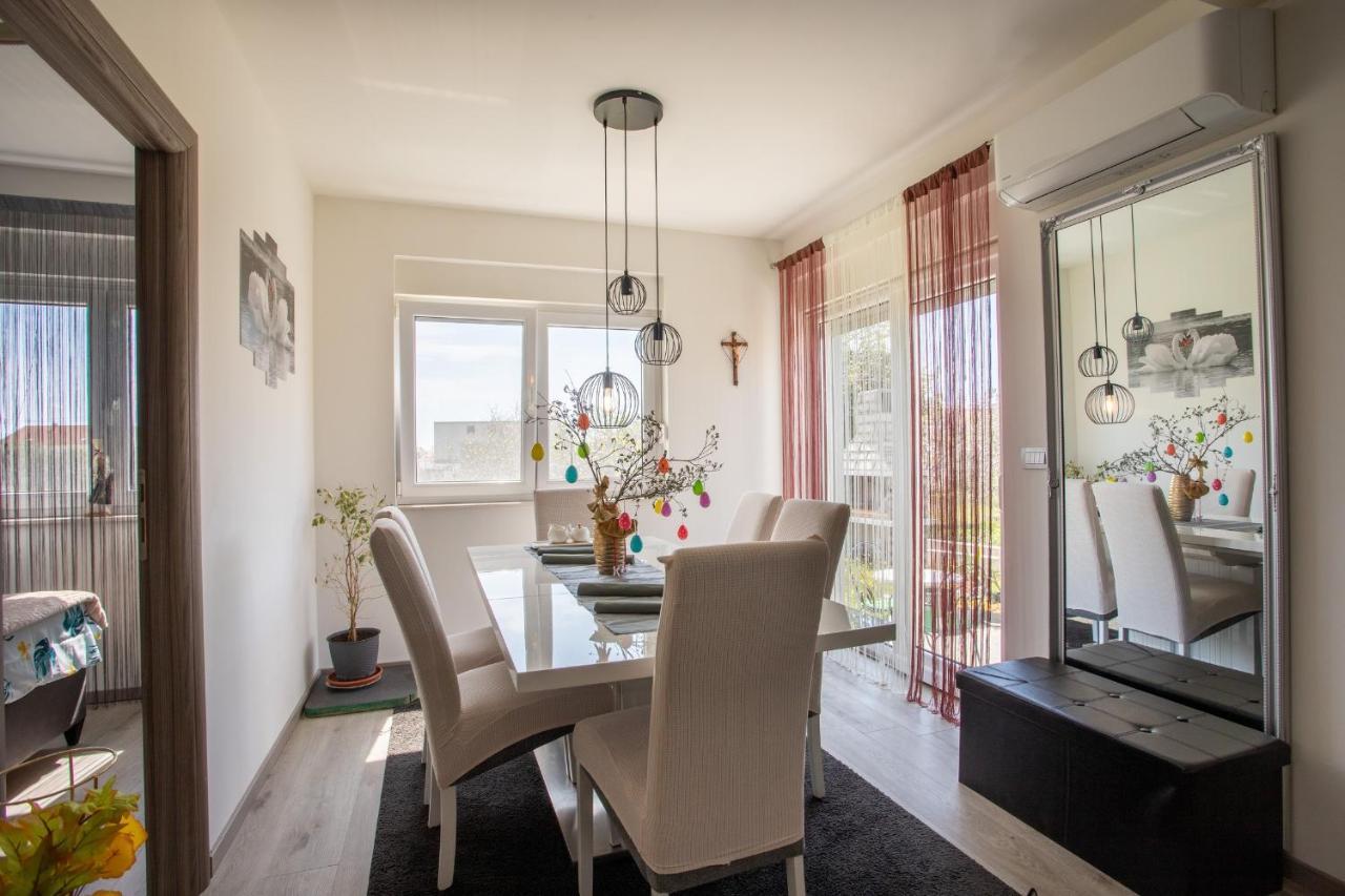 Apartman Nikol Kastela Exterior photo